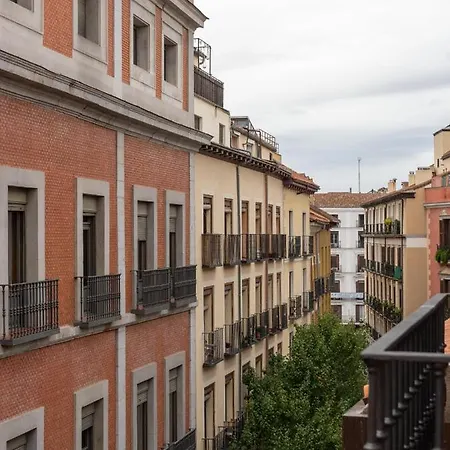 Limehome Madrid La Bolsa Exterior foto